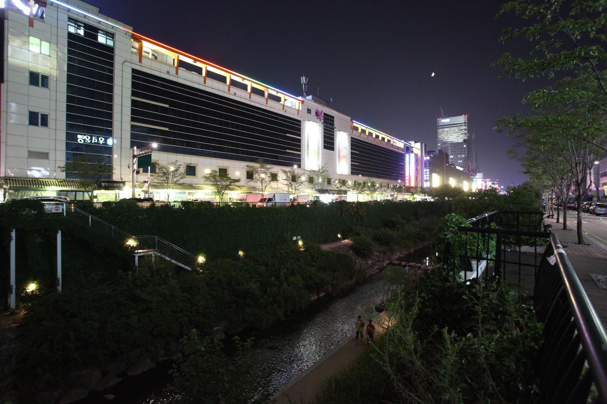 Vatica Hotel Dongdaemun Сеул Екстериор снимка