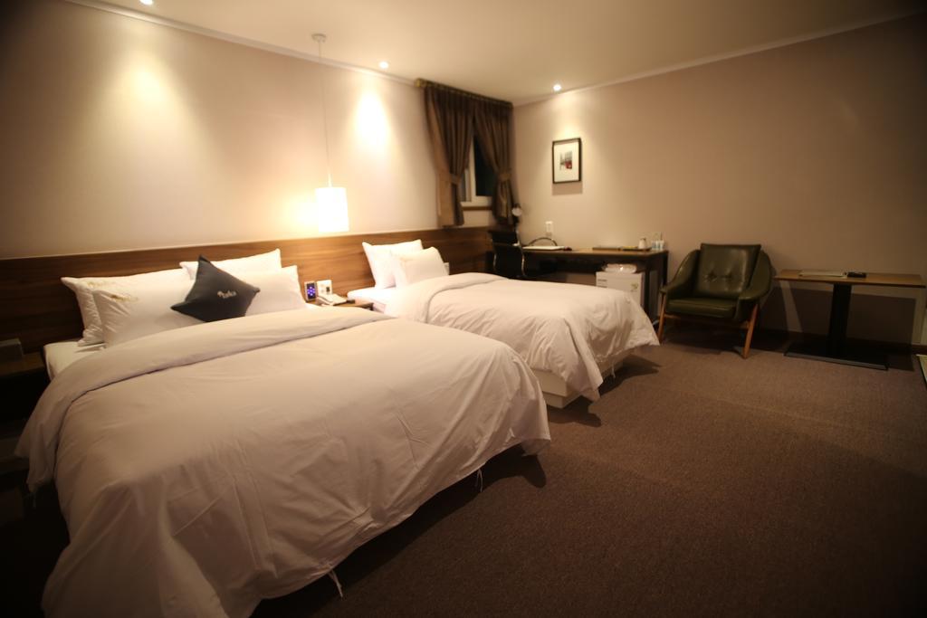 Vatica Hotel Dongdaemun Сеул Стая снимка