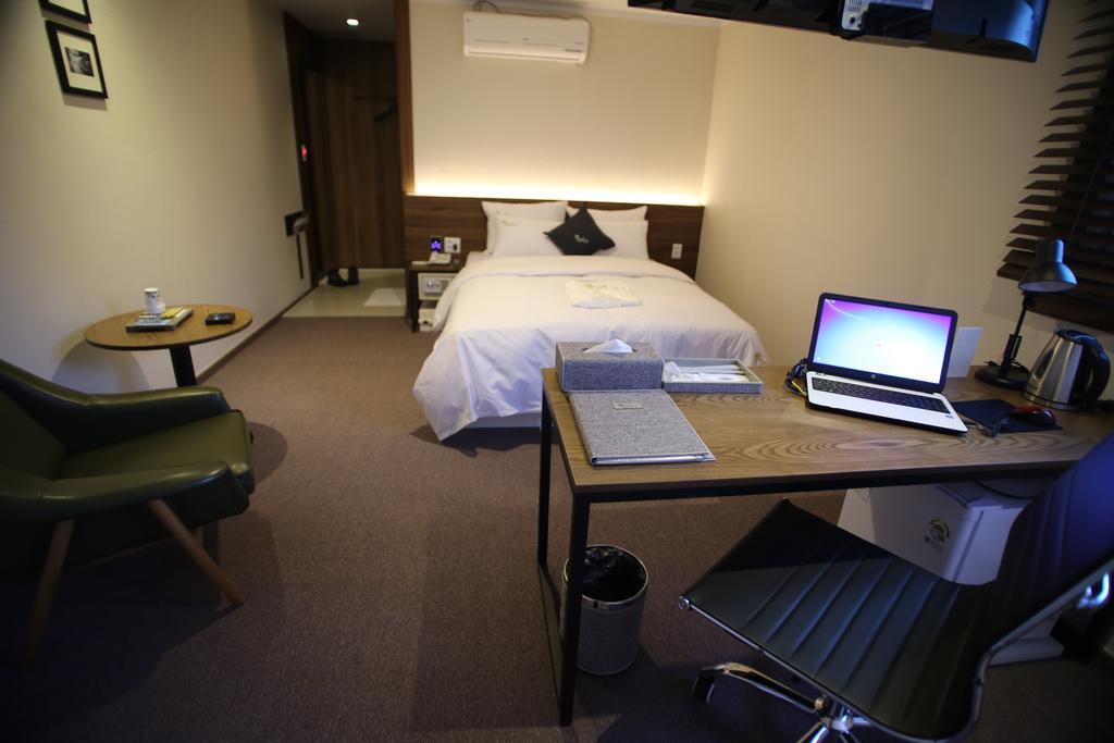 Vatica Hotel Dongdaemun Сеул Стая снимка